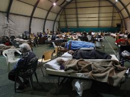 Los albergues dan hospedaje a las personas que perdieron sus viviendas a causa del sismo.  AFP  /