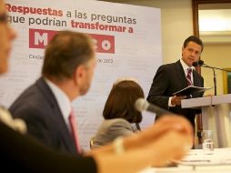 Peña Nieto entregó por escrito sus respuestas a las preguntas que podrían transformar a México. ESPECIAL  /