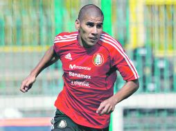 Carlos Salcido fue uno de los 13 jugadores que reportaron ayer al CAR. MEXSPORT  /