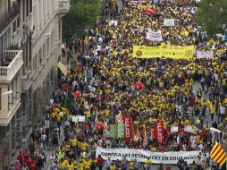 Participaron familias enteras, niños con pancartas, estudiantes universitarios, maestros y profesores. EFE  /