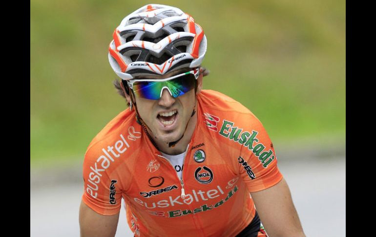 El español organiza la fiesta naranja del Euskaltel. REUTERS  /