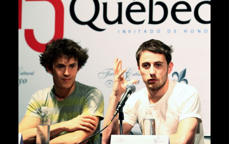 Se trata de un espectáculo acerca de 11 locos que logran enfrentar sus desórdenes mentales a través del circo.  /