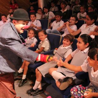 Viven papás lectores el Festival de Mayo