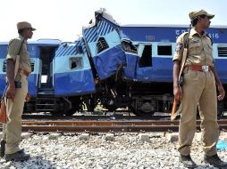 Por lo menos 25 personas murieronal chocar un tren expreso de pasajeros contra un tren de carga en la India. AFP  /