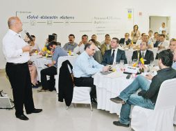 Enrique Alfaro expuso su proyecto de Gobierno ante miembros de la Canieti. ESPECIAL  /