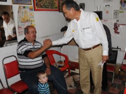 Después de visitar Acatic, Fernando Garza se trasladó a Tepatitlán de Morelos para recabar necesidades. ESPECIAL  /