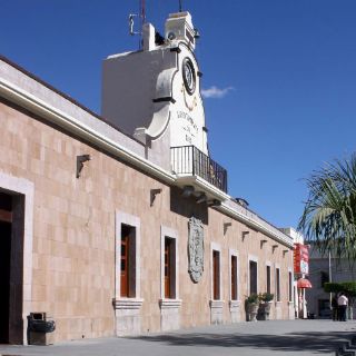 Toman antiguo edificio del Ayuntamiento de Tlajomulco