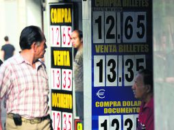 En las casa de cambio de Guadalajara el dólar cerró en 13.35 pesos a la venta.  /