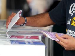 Para 2012, hay 20 millones más de registros en la lista nominal en comparación con 2000, afirma el IFE. ARCHIVO  /