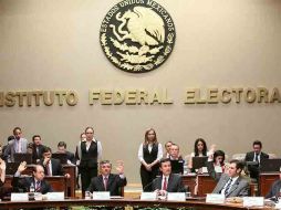 El IFE dice que diversos ciudadanos emiten opiniones políticas en espacios radiofónicos y televisivos sin restricción. EL UNIVERSAL  /