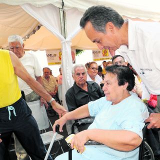 Fernando Garza promete apoyo para adultos mayores