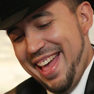 Busca Fidel Rueda consolidar sus facetas de compositor y  cantante