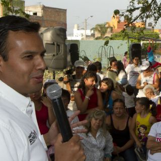 Héctor Robles apoyará con créditos a grupos vulnerables