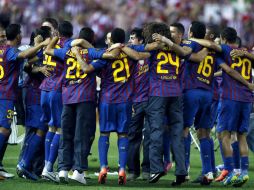 Los jugadores del FC Barcelona celebran su victoria ante el Athletic Club en la final de la Copa del Rey. EFE  /