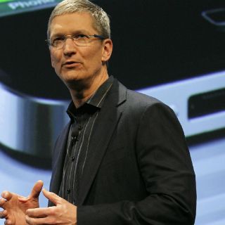 Tim Cook renuncia a cobrar 75 MDD en dividendos