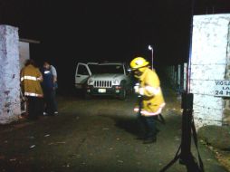 Cuando las autoridades llegaron al lugar encontraron tres camionetas baleadas.  /