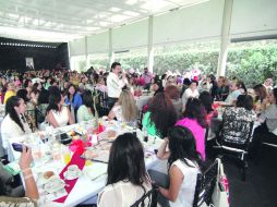 Además de su gira por varios municipios del interior del Estado, Aristóteles Sandoval sostuvo también una reunión con mujeres. ESPECIAL  /