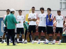 Los jugadores, durante su entrenamiento previo al partido amistoso que sostendrá el próximo domingo contra su similar de Gales. NOTIMEX  /