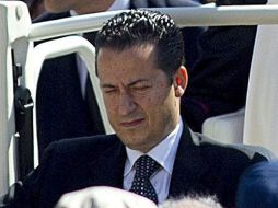 Paolo Gabriele, identificado por fuentes vaticanas como el mayordomo del Papa, (i), durante un acto en la plaza de San Pedro. EFE  /