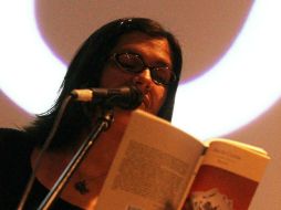 Rocío Cerón crea proyectos galaxia como un mix de poesía, música, acción, video y cuerpo. ARCHIVO  /