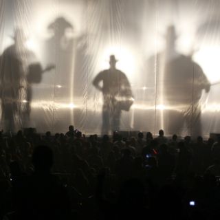 Intocable seduce al Telmex