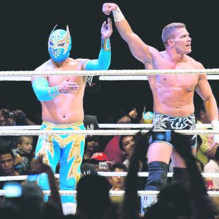 Las luchas de la WWE Smackdown hacen vibrar a los niños tapatíos