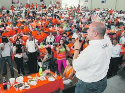 Como parte de su recorrido, Enrique Alfaro visitó ayer el municipio de Arandas. ESPECIAL  /