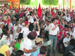 Aristóteles Sandoval expuso sus propuestas de Gobierno ante simpatizantes del municipio de Ayotlán. ESPECIAL  /