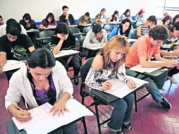 En la Zona Metropolitana de Guadalajara 32 mil 906 jóvenes realizaron la prueba de admisión a licenciatura.  /