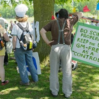 Medidas de seguridad por protestas contra cultivo transgénico inglés