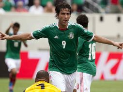 Aldo de Nigris fue el hombre clave del Tri en el partido. MEXSPORT  /