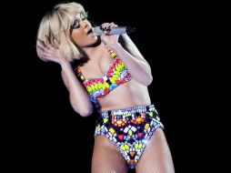 Rihanna realizó una sesión fotográfica para promocionar su nueva fragancia. ARCHIVO  /