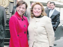 En el video contra Vázquez Mota (d) se advierte a la hoy aspirante presidencial llamando “amiga” a Gordillo Morales. EL UNIVERSAL  /