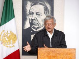 En conferencia de prensa, el tabasqueño fustigó a su adversario priista, Enrique Peña Nieto. ARCHIVO  /
