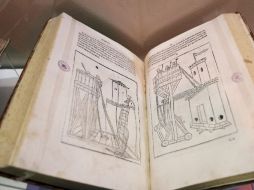 En la imagen, un códice de la muestra ''El imaginario de Leonardo. Códices Madrid de la Biblioteca Nacional de España''. EFE  /