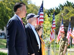 El candidato republicano a la presidencia, Romney y el senador McCain. REUTERS  /