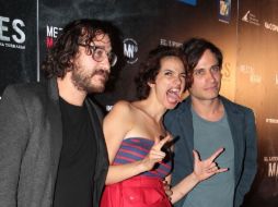 Andrés Almeida, Jessy Bulbo y Gael García, durante la alfombra roja de ''El Lenguaje de los Machetes''. NOTIMEX  /