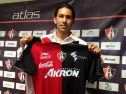 El nuevo refuerzo para el Apertura 2012 fue presentando hoy por la directiva. Imagen de Atlasoficial. ESPECIAL  /