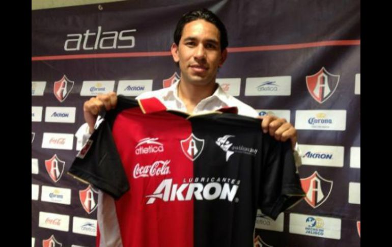 El nuevo refuerzo para el Apertura 2012 fue presentando hoy por la directiva. Imagen de Atlasoficial. ESPECIAL  /