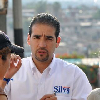Sergio Silva visita tianguis de Toluquilla