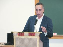 Fernando Garza acudió ayer a la Universidad Panamericana para exponer sus propuestas de Gobierno. ESPECIAL  /