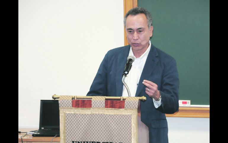 Fernando Garza acudió ayer a la Universidad Panamericana para exponer sus propuestas de Gobierno. ESPECIAL  /