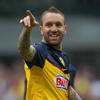 Matías Vuoso se viste de rojinegro