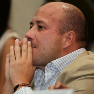 Alfaro niega ''tráfico de influencias'' en asociación