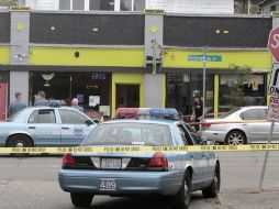 La policía de Seattle cercó los alrededores de la cafetería donde sucedio el tiroteo. REUTERS  /