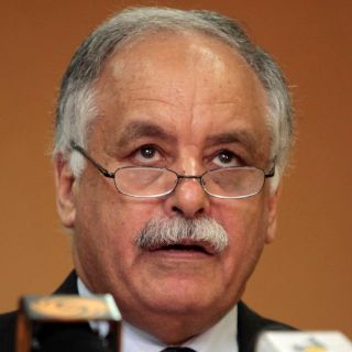 Trípoli da garantías para extradición de ex primer ministro libio