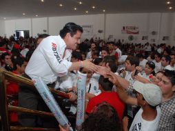 Aristóteles, durante un acto masivo. ESPECIAL  /