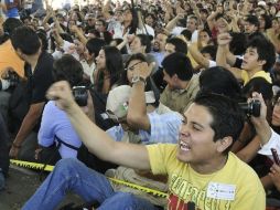Estudiantes se reúnen en la UNAM, en Ciudad de México, para participar en la primera asamblea del movimiento. EFE  /