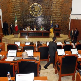 Deuda enfrenta a Emilio y Congreso