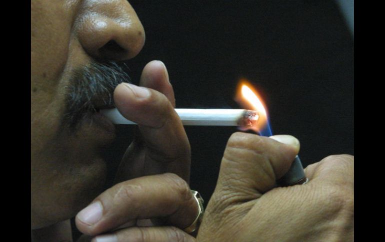La epidemia mundial de tabaquismo mata a cerca de seis millones de personas cada año. ARCHIVO  /